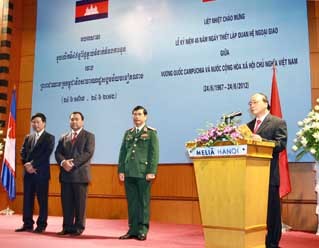 Vietnam, Cambodia celebrate 45th anniversary of diplomatic ties - ảnh 1